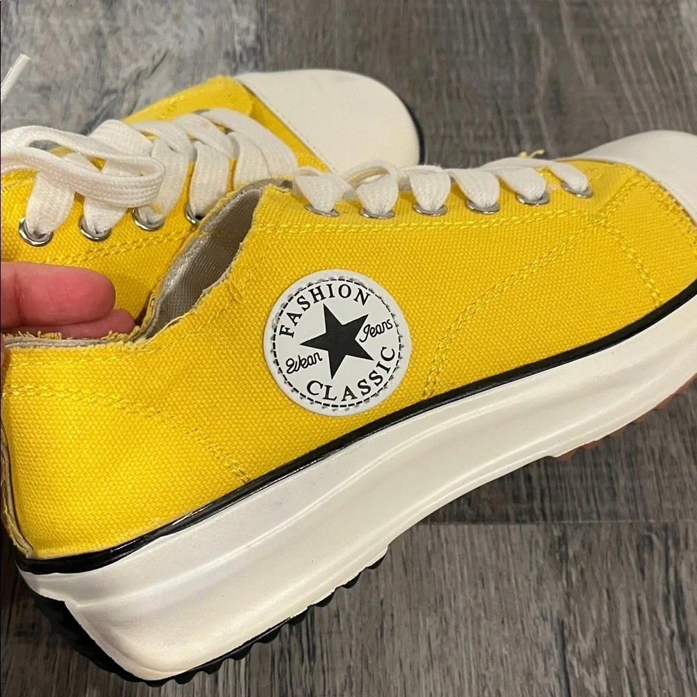 ✨ New Without Tags – Yellow High-Top Platform Sneakers (Size 36)